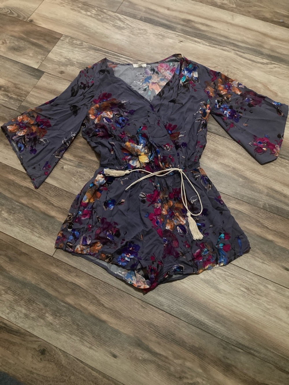 Umgee Gray Floral Women’s Romper Size S